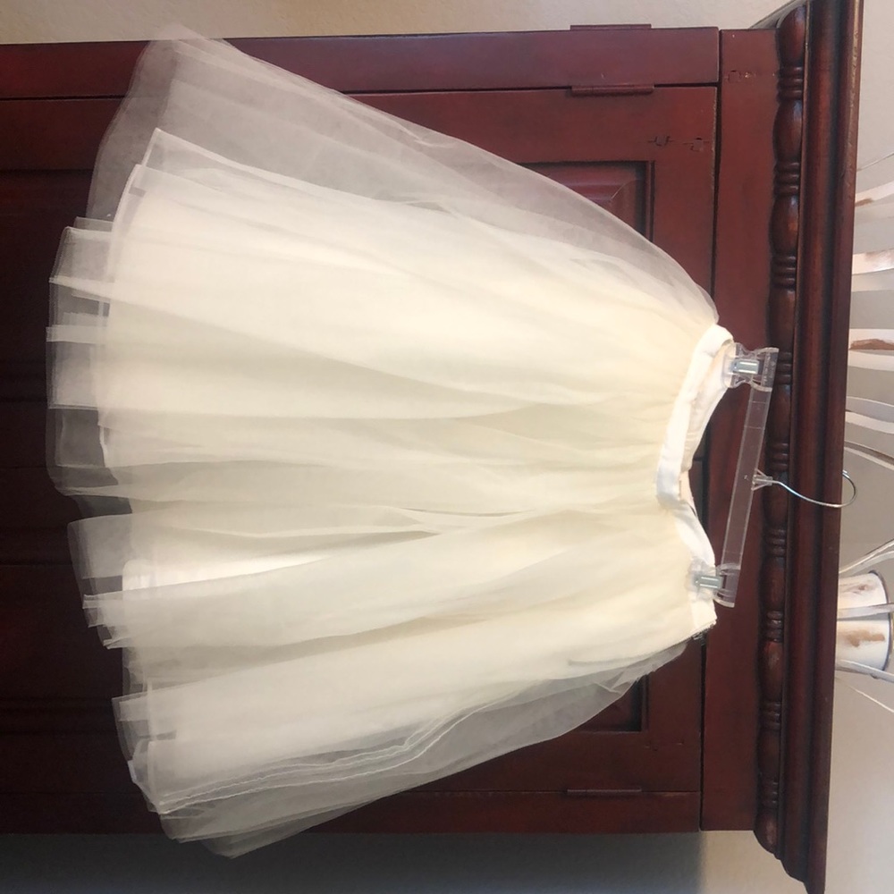 Alice & Olivia ivory Tull skirt